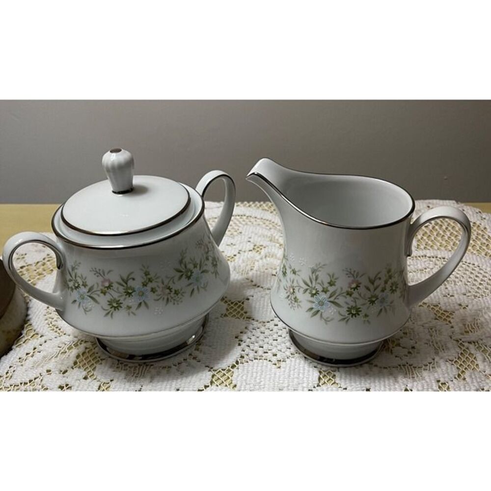 Noritake Savannah 203 Sugar Bowl & Creamer Set With Floral Pattern Porcelain